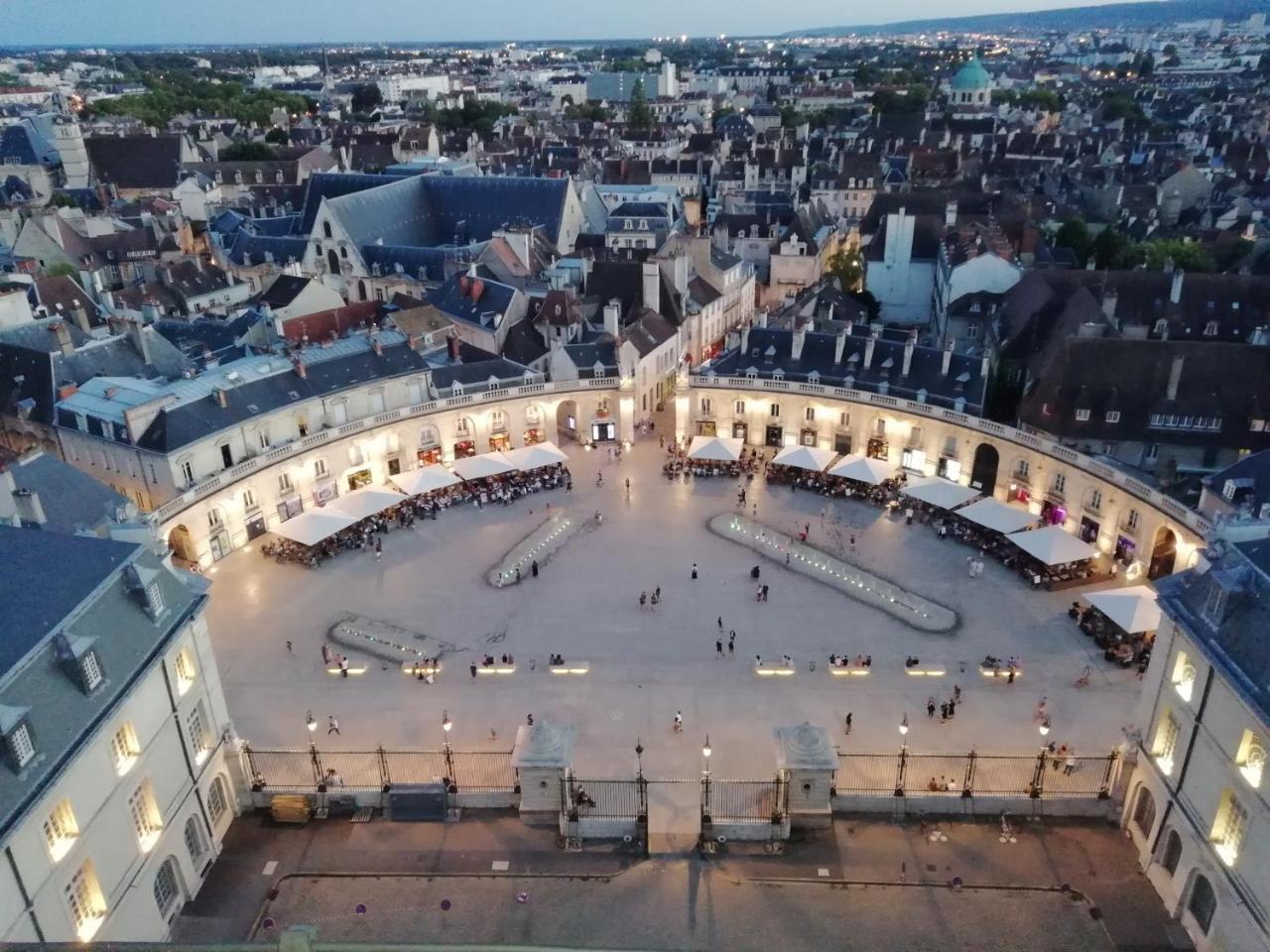 Appartement Le Bareuzai Dijon Bagian luar foto
