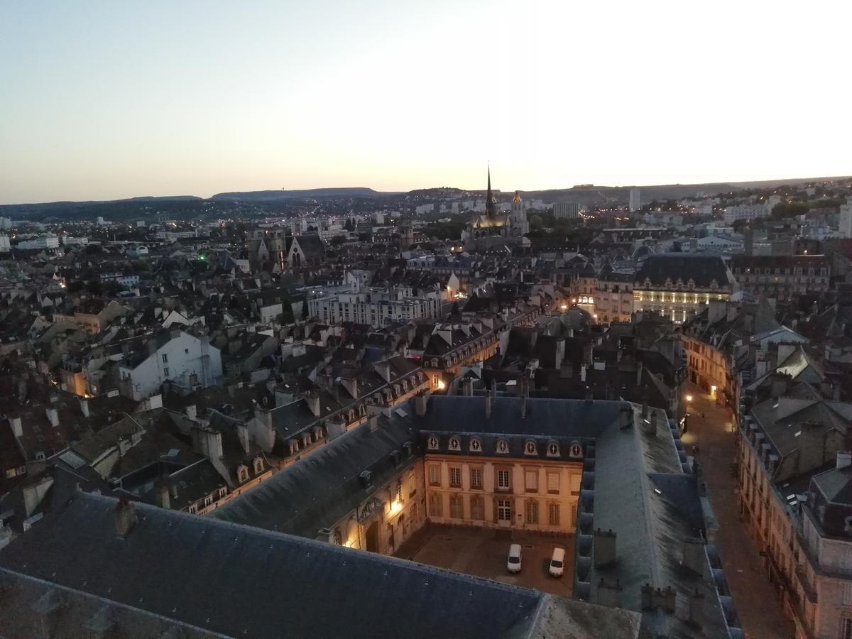 Appartement Le Bareuzai Dijon Bagian luar foto
